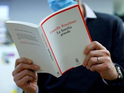 El libro "La Familia Grande" de Camille Kouchner rompió este año el tabú sobre el incesto en Francia