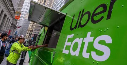 Uber Eats compite en EE UU con GrubHub. 