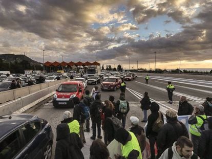 Talls de tr&agrave;nsit a la C-32 el passat 8 de novembre.