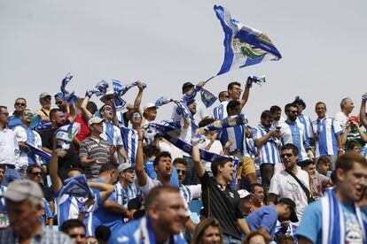 Ambient previ al partit del Leganés-Barcelona al camp Butarque de Leganés, Madrid.