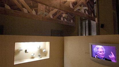 Sala dedicada a &#39;La plaça del Diamant&#39; en la exposición sobre la obra de Mercè Rodoreda.