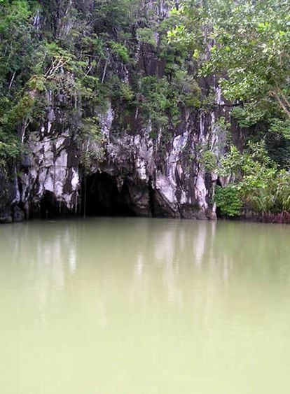 Entrada al Río Subterráneo de Sabang en la isla de Palawan