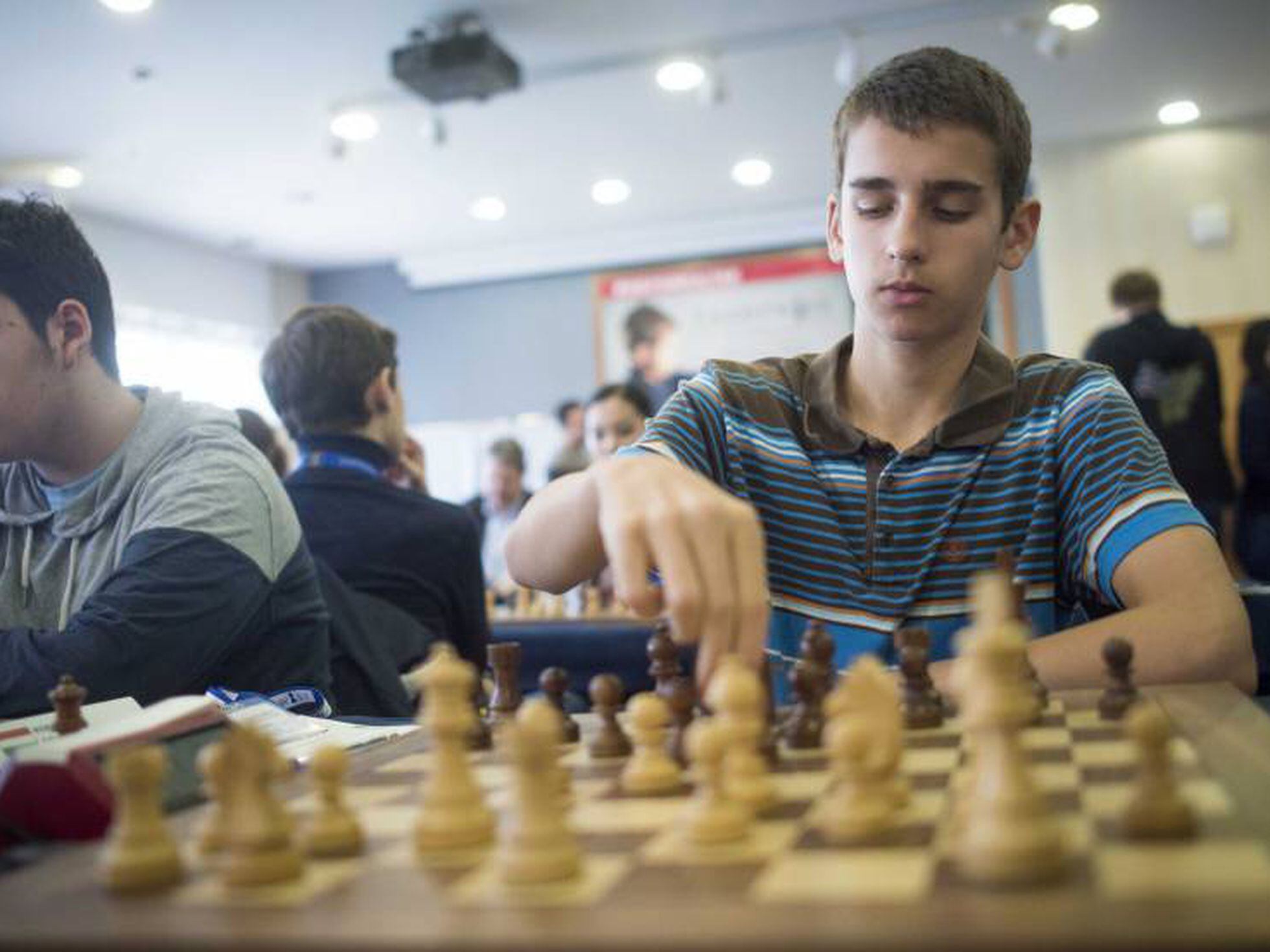 Así es Lance Henderson, el Gran Maestro de ajedrez más joven de la historia  de España