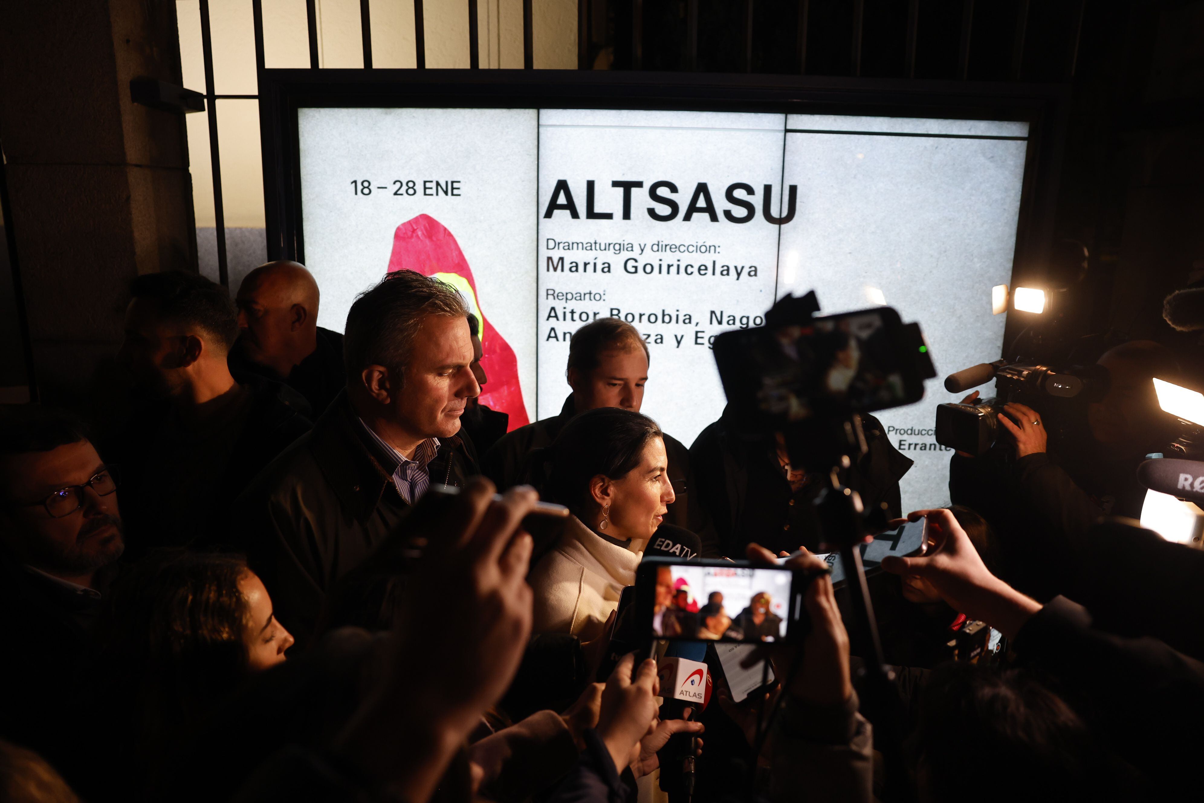 Concentración frente al Teatro de La Abadía con motivo del estreno de la obra de teatro 'Altsasu' convocada por VOX, este jueves en Madrid.
