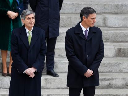 El presidente del Tribunal Constitucional, Pedro González-Trevijano, y el presidente del Gobierno, Pedro Sánchez, el pasado 6 de diciembre.