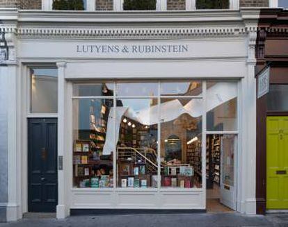 Lutyens & Rubinstein, cuyo fondo bibliográfico permanente fue seleccionado preguntando a muchos lectores qué libro les gustaría encontrar en sus estanterías.