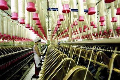 La industria textil china tiene una gran potencia exportadora. En la imagen, un taller de Huaibei.