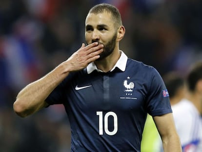 Benzema, durante un partido con Francia.