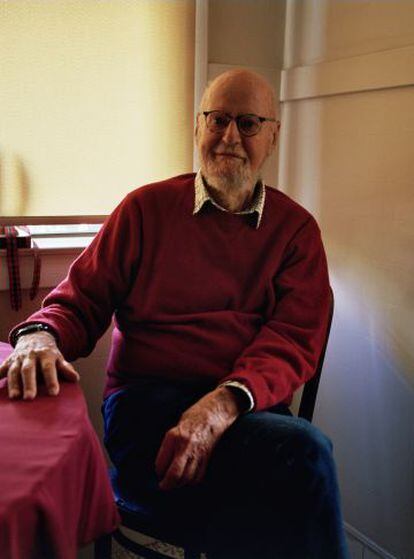 Lawrence Ferlinghetti, en su casa en San Francisco.