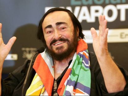 El tenor Luciano Pavarotti.