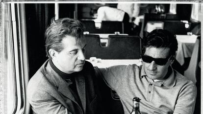 Bacon (izquierda) y su pareja de entonces, George Dyer, durante un viaje en el Orient Express en 1965.
