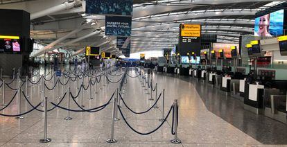 Aspecto de la Terminal 5 del aeropuerto de Heathrow, vacía por no operar British Airways ningún vuelo desde esta terminal
