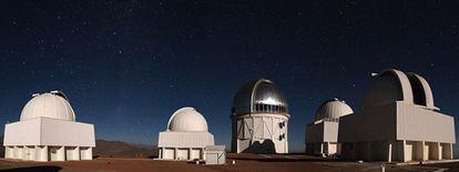 Telescopios del observatorio de Cerro Tololo, en Chile.  