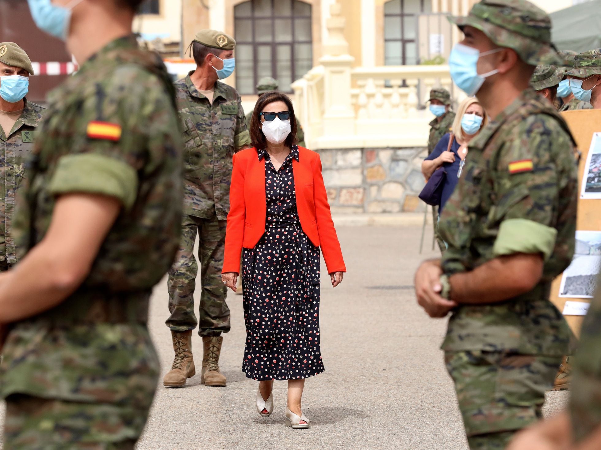 Voluntario Seguir guisante Defensa: El mayor contrato de la historia del Ejército de Tierra blinda a  la industria militar española | España | EL PAÍS