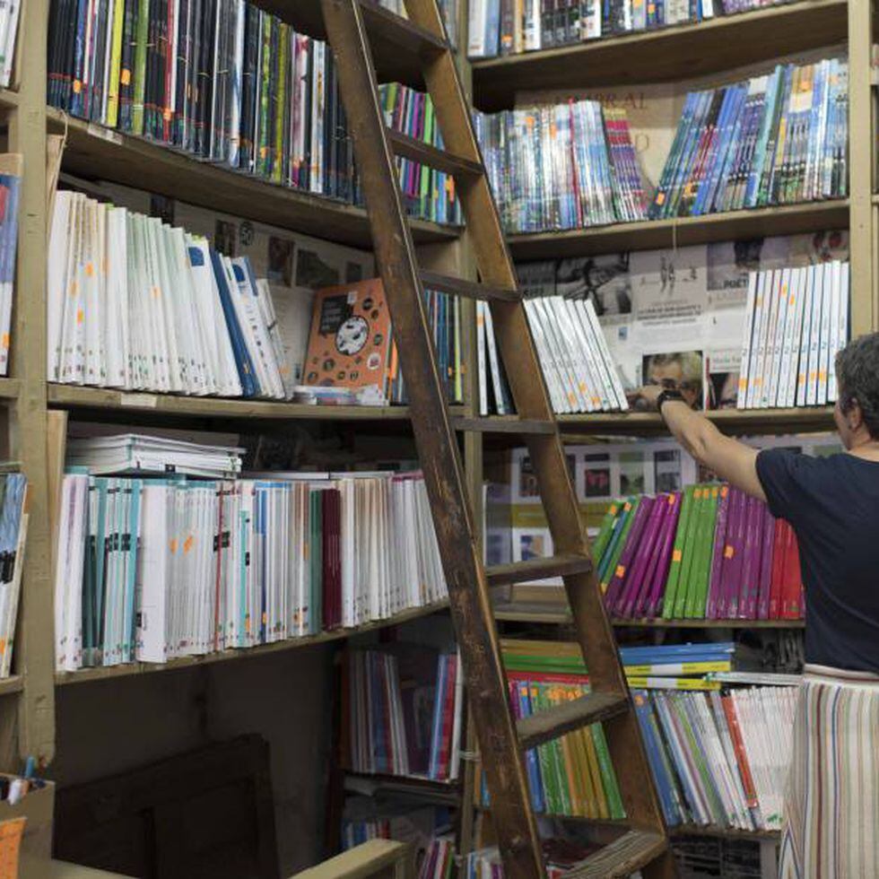 Caja secreta con mecanismo - Biblioteca de Corte