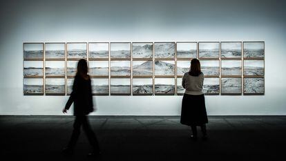 'Desert Trails', de Xabier Ribas, en la exposición 'Horizonte y límite. Visiones del paisaje’. CaixaForum. Madrid