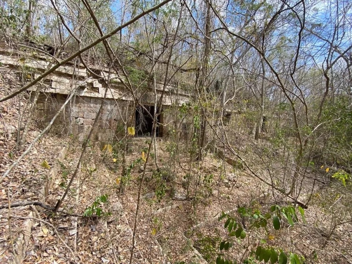 El INAH advierte sobre la venta de un “terreno con pirámides y ruinas” en Yucatán