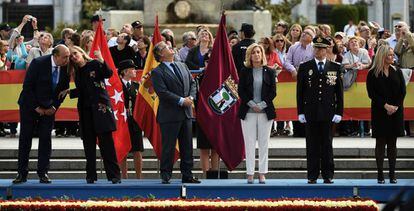 Concepci&oacute;n Dancausa (a la derecha), junto al ministro de Interior, Juan Ignacio Zoido, y la presidenta de la Comunidad de Madrid, Cristina Cifuentes. 