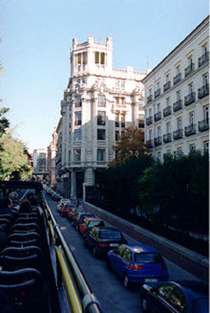 Edificio de Antonio Palacios en la esquina de Castellana con Marqués de Villamejor.