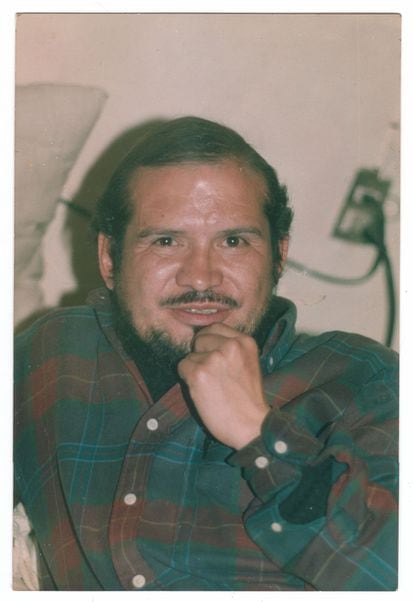 El poeta mexicano Mario Santiago Papasquiaro.