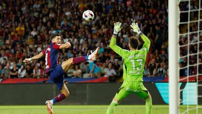 Lewandowski marca su primer gol al Celta.