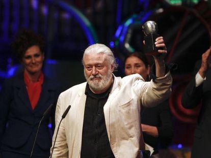 Mario Gas recoge el premio a mejor director de escena por &#039;Follies&#039;.