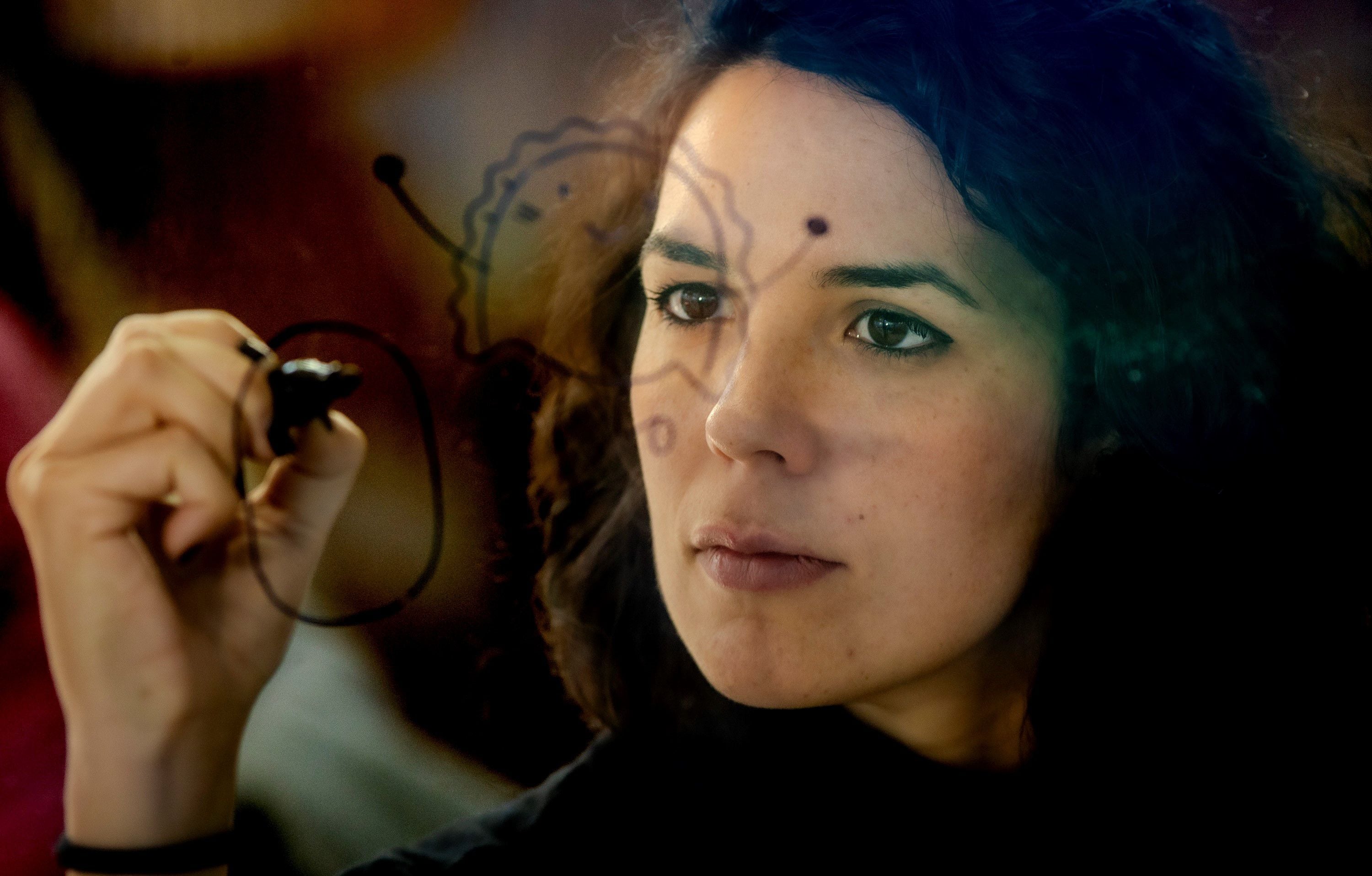 Ana Oncina: “Me cuesta considerarme artista: cuento la vida en viñetas”