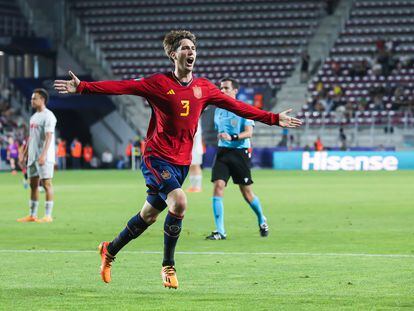 Juan Miranda celebra su gol para España ante Suiza este sábado.