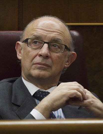 Cristobal Montoro, en su escaño el pasado lunes durante la sesión de investidura de Rajoy.