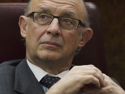 Cristobal Montoro, en su escaño el pasado lunes durante la sesión de investidura de Rajoy.