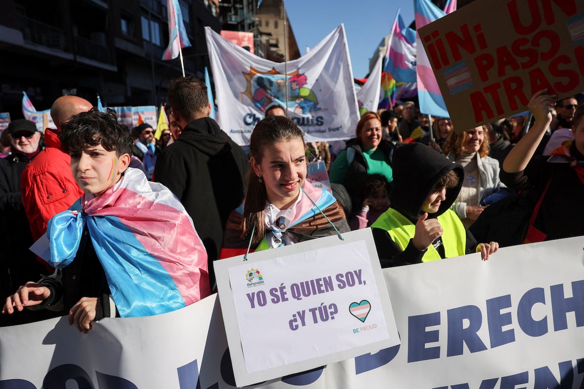Furia y colores en Madrid contra la reforma de las leyes trans y LGTBI impulsada por Ayuso |  Madrid |  España