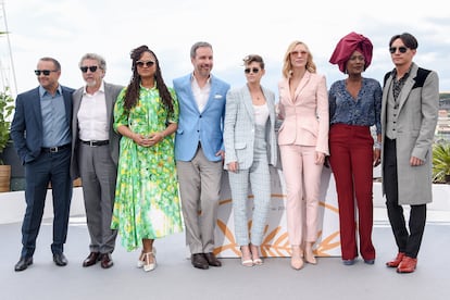 Foto de familia del jurado de esta edición. De izquierda a derecha: Andrey Zvyagintsev, Ava DuVernay, Denis Villeneuve, Kristen Stewart, Cate Blanchettt, Khadja Nin y Chang Chen.