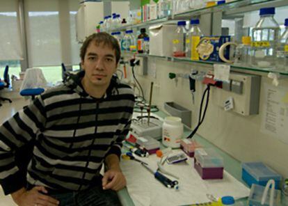 El científico Óscar Millet ha descubierto el mecanimo molecular de adaptación de los microorganismos a los entornos salinos