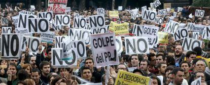Manifestantes en la plaza de Neptuno de Madrid 