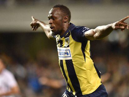 Usain Bolt en un partido con el Central Coast Mariners.