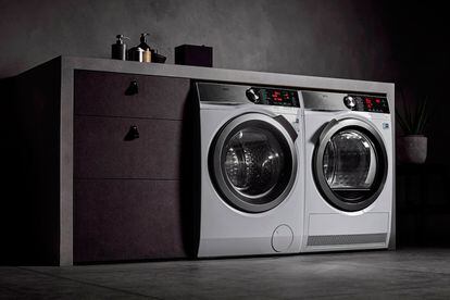 AEG ha lanzado la Premium Edition de su serie 9000, la primera pareja conectada de lavadora y secadora, sincronizadas mediante una aplicación, que agilizan y automatizan el proceso de lavado y secado.