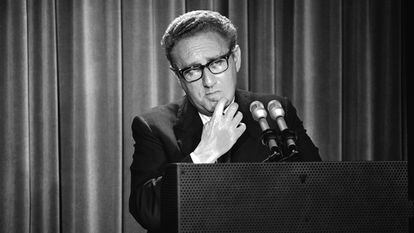 Kissinger, en una rueda de prensa en 1973.