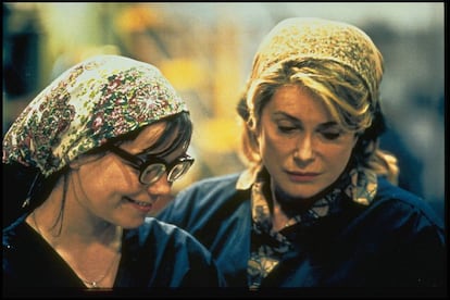 La cantante Björk y Catherine Deneuve en 'Bailar en la oscuridad'.