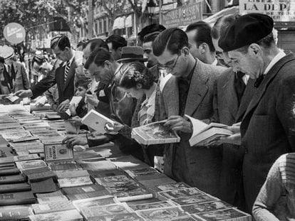 Imatge del dia del llibre del 1938, a Barcelona.