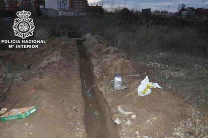 Los detenidos realizaron zanjas de un metro para extraer el cable de cobre de la subestación.