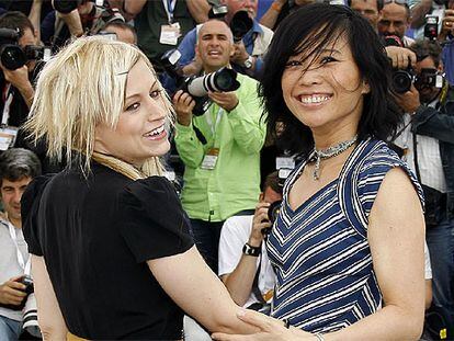 Lindsey Beamish (izquierda) y Sook-Yi Leen, protagonistas de <i>Shortbus</i>, ayer en Cannes.