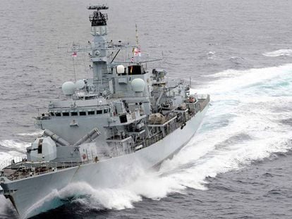 Imagen de archivo del buque de la Marina británica 'Montrose', en el Mediterráneo en 2012. En vídeo, declaraciones de Hassan Rohani, presidente de Irán.