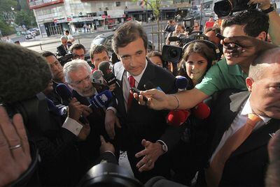 Pedro Passos Coelho llega por la tarde al hotel lisboeta donde esperó junto a su equipo los resultados electorales.