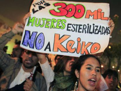 Protesta contra las esterilizaciones forzosas en Lima en 2011.