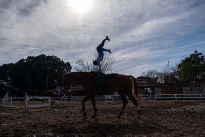 Ziline Pierre Peña Arias probando su coreografía en la hípica Buenos Aires.