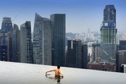 Vista de Singapur desde la terraza del casino de Adelson.