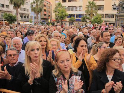 Cientos de personas en la concentración en Algeciras este jueves contra la violencia en el Campo de Gibraltar.