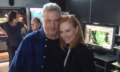 William Petersen y Marg Helgenberger, en el rodaje de la 'tv movie' de despedida de 'CSI: Las Vegas'.