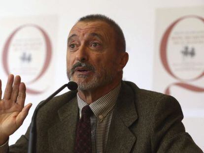 Arturo P&eacute;rez Reverte, durante la presentac&iacute;on de la edici&oacute;n popular y escolar del Quijote, adaptada por &eacute;l.