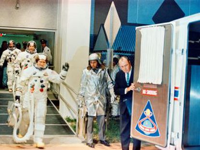 Dicen las encuestas que entre el 10% y el 20% de la población está convencida de que los vuelos a la Luna fueron un engaño. Este viernes se cumplen 50 años del  Apolo 8 , la primera misión tripulada al satélite